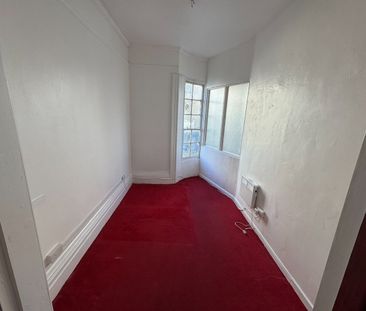 2 Bed Flat, Western Road, BN3 - Photo 3