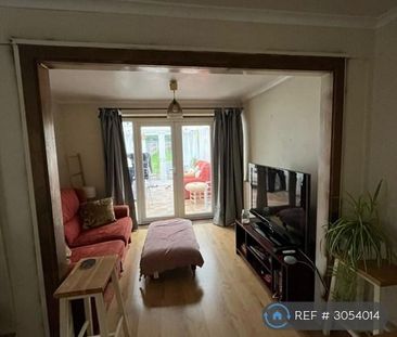 3 bedroom detached house to rent - Photo 1