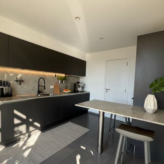 Appartement te huur - Photo 1