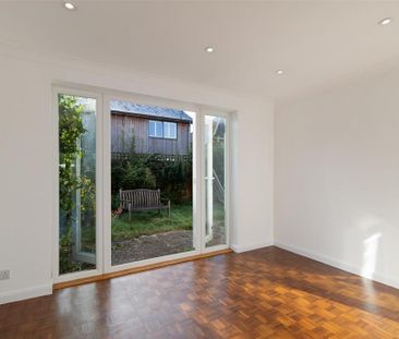 4 bedroom semi-detached house to rent - Photo 2
