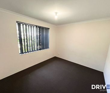 Spacious Family Home Close to Schools and the Beach - Photo 6