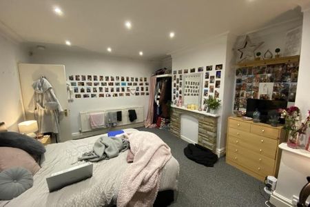 Dennistead Crescent , - Photo 5