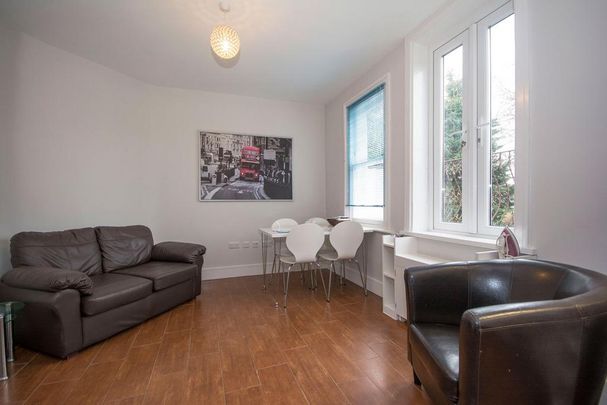 4 bedroom semi-detached house to rent - Photo 1