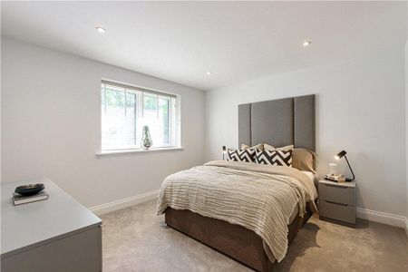 3 bedroom end of terrace house to rent - Photo 4