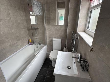 2 bedroom terraced house to rent - Photo 3