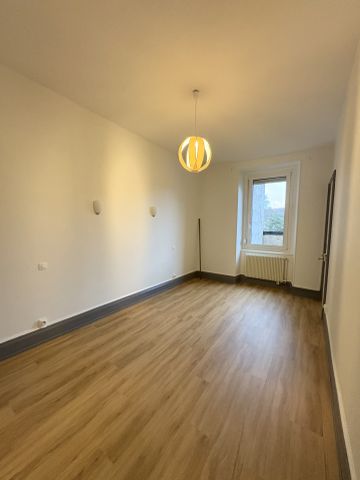 Location Appartement 3 pièces 90m² MULHOUSE 68100 - Photo 4