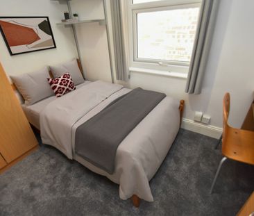 4 bedroom terraced house to rent - Photo 4