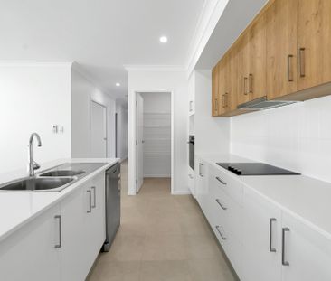 BRAND NEW MAJESTIC MASTERPIECE - IN SOUGHT AFTER LOCATION AND SCHOO... - Photo 5