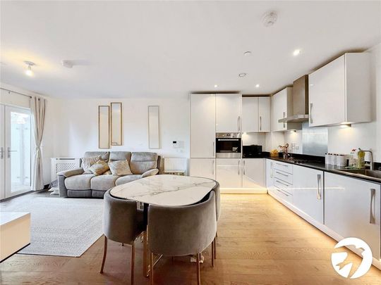 2 bedroom flat to rent - Photo 1
