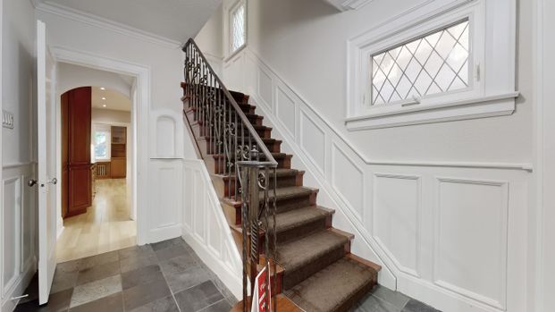 For Lease - 139 Hillhurst Boulevard, Toronto, Ontario - Photo 1