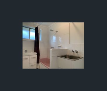 Two bedroom unit in prime location! - Photo 1