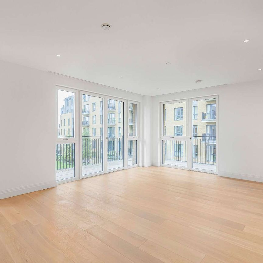 A luxury three bedroom apartment with riverside views. - Photo 1