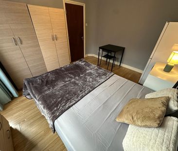 Room in a Shared Flat, Cobbold Road, NW10 - Photo 2