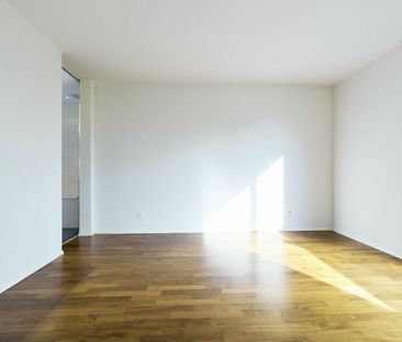 Modern and bright 4.5-room apartment on the ground floor in Bremgarten - Photo 2