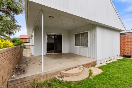 Fantastic Central Location - Photo 2