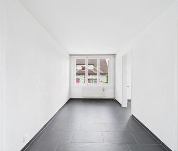 Light, space & privacy? Your stylish apartment near Bern! - Photo 2