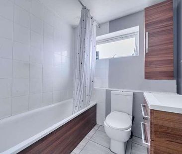 Slough, Berkshire, SL2 - Photo 6