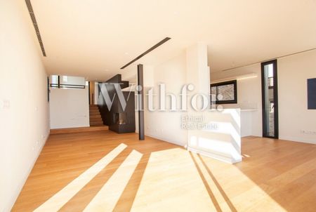The Saint House - Photo 3