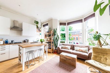 2 Bed Flat, Callcott Road, NW6 - Photo 2