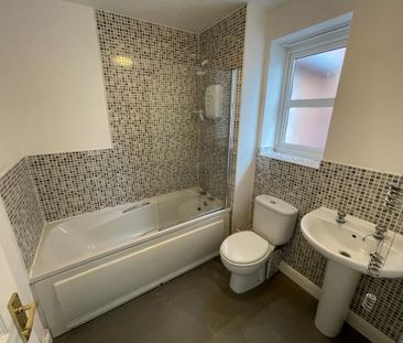 3 bedroom semi-detached house to rent - Photo 5