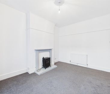 Parkfield Drive, Wallasey, 3 bedroom, Flat - Photo 2