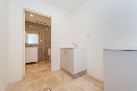 Exclusive Boutique Townhouse - Photo 3