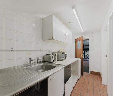 Property to rent - Photo 2