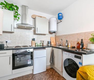 Maisonette to rent - Photo 3