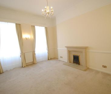 2 bedroom ground floor flat to rent - Photo 3