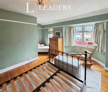 3 bedroom house to rent The Rise, Rothley, Leicester, Leicestershir... - Photo 5