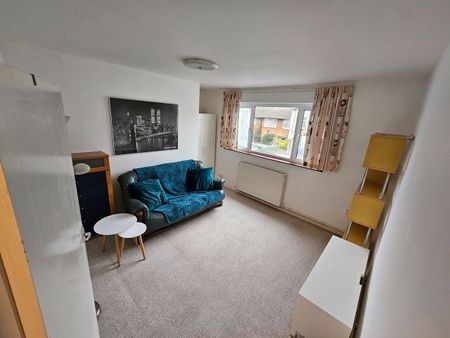 1 Bed Flat, Haydons Road, SW19 - Photo 5
