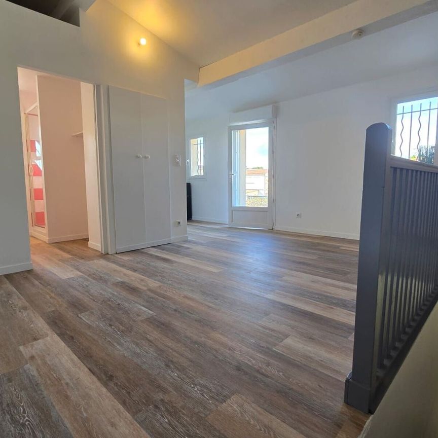 Appartement à louer 2 pièces • 27,89 m2 Saint-Martin-de-Crau - Photo 1