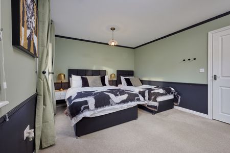 4 Bed Semi-Detached House, Honeybourne Road, LS12 - Photo 5