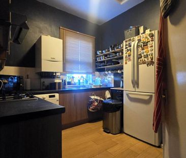 Price £675 pcm - Available Now - Part Furnished - Photo 4