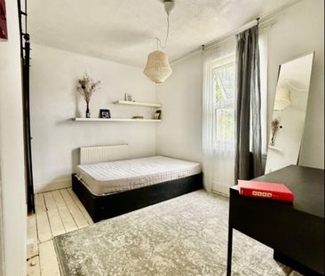 2 Bed Terraced House, Dames Road, E7 - Photo 1