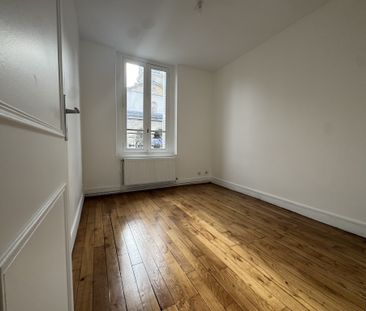 Location Appartement 4 pièces 63m² PARIS 15ème - Photo 5
