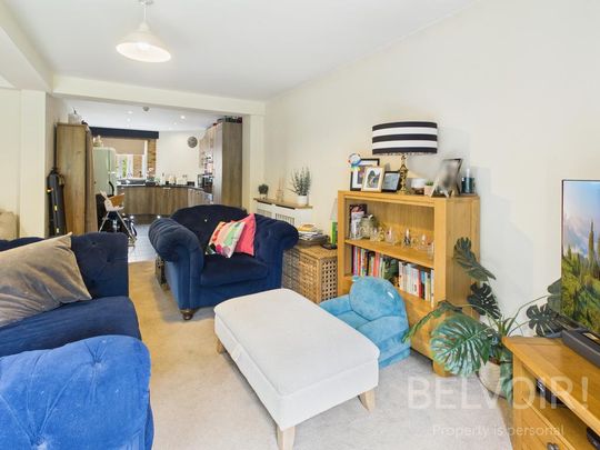 3 bedroom maisonette to rent - Photo 1