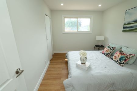 For Lease - 608 Thornwood Avenue, Burlington, Ontario - Photo 4