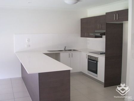 Furnished, 3 bed, 2 bath unit. - Photo 5