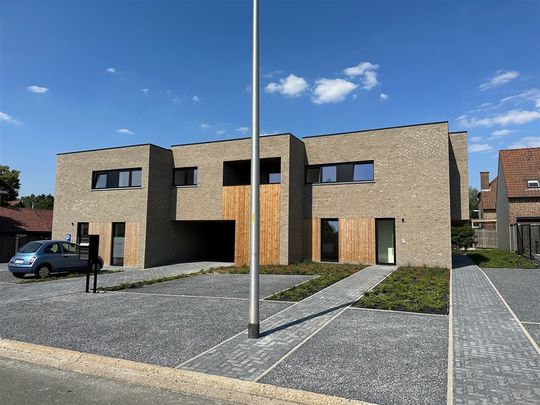 Zeer energiezuinig gelijkvloers nieuwbouw appartement met aangelegd terras, tuin (70 m²) en 3 slaapkamers. - Photo 1