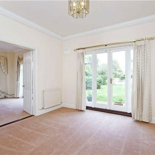 5 bedroom detached house to rent - Photo 1