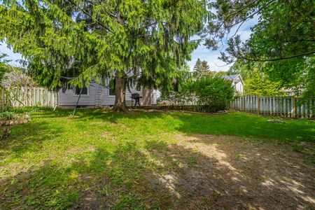 For Lease - 24 Bartlett Crescent, London South, Ontario - Photo 3