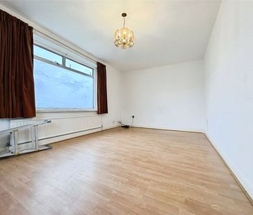 Central Avenue, Hounslow, TW3 2RQ - Photo 1