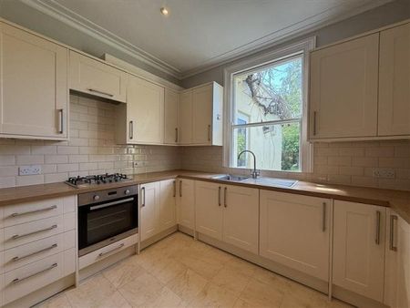 Selkirk Street, Cheltenham, GL52 - Photo 4