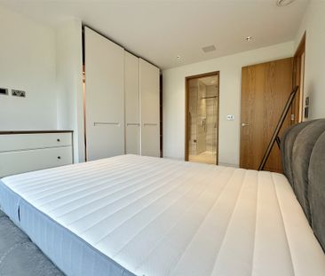 Wood Street, London - Photo 5
