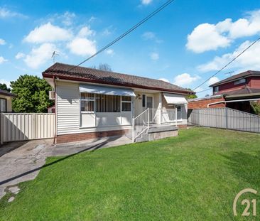 Tidy Home Close to All Amenities - Photo 2