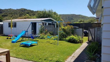 Charming 3 Bedroom Home in Wainuiomata - Photo 4