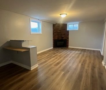 109 Rose St, Lower Barrie | $1750 per month | Plus Hydro - Photo 3