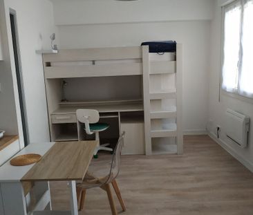 Location Appartement 1 pièce 21m² - Photo 2