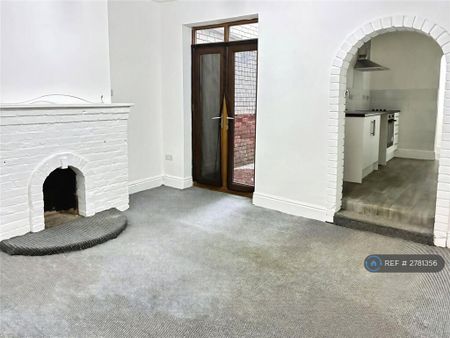 3 bedroom terraced house to rent - Photo 2